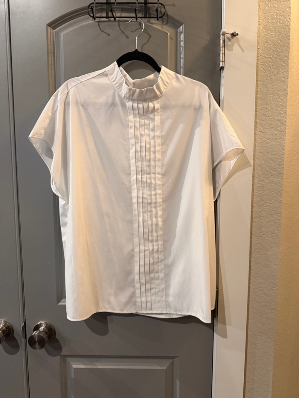 SHEIN White Short Sleeve Pintuck Mock Neck Blouse